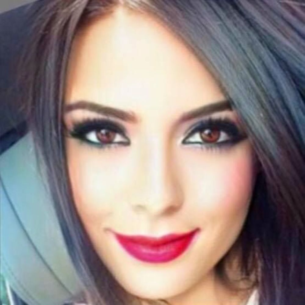 Meet your Posher, Estefania